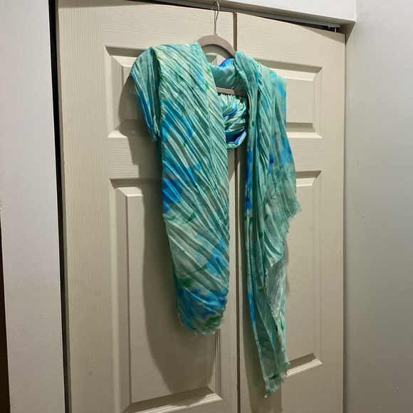 Spring scarf - Picture 2 of 2